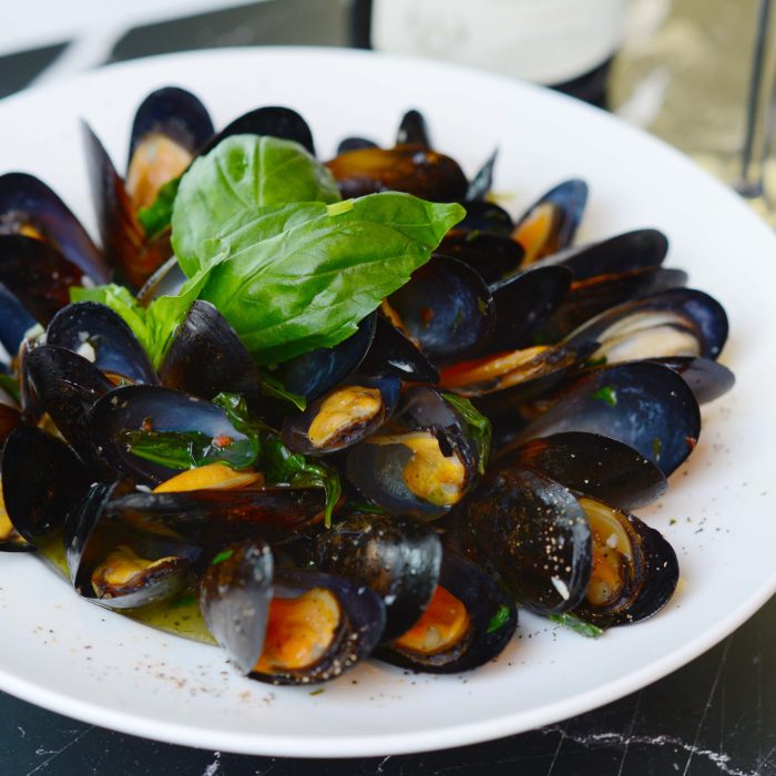 steamed PEI mussels